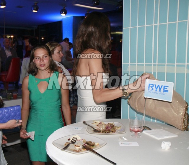 6854 Petra Faltynova
