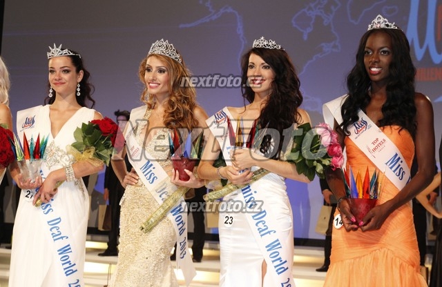 9066 Thaisy Pay Erika Duricova Queval Marianne