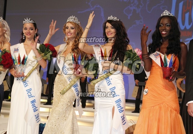 9070 Thaisy Pay Erika Duricova Queval Marianne