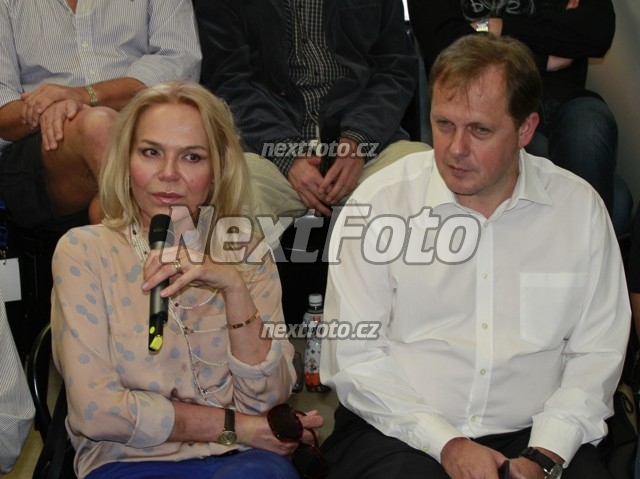 8256 Dagmar Havlova Petr Dvorak