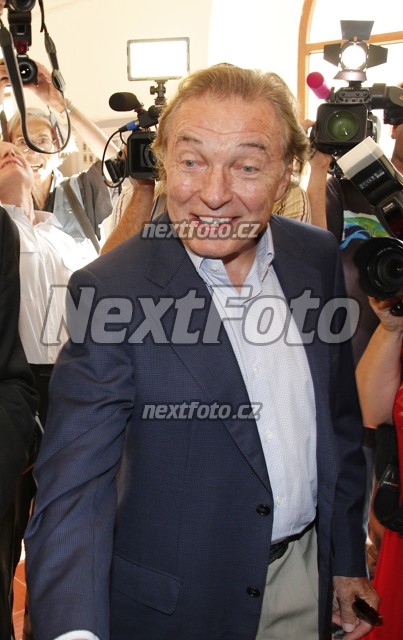 4937 Karel Gott