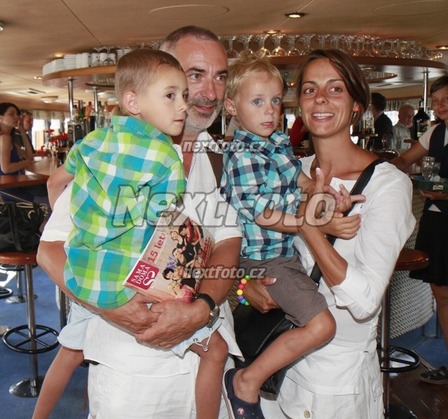 4854 Petr Vacek Jirina Mencakova