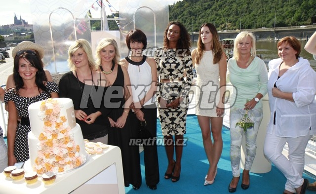 4886 Sona Sulakova Martina Hynkova Vrbova Alena Velika Ester Janeckova Lejla Abbasova Lucie Vachova Krizkova