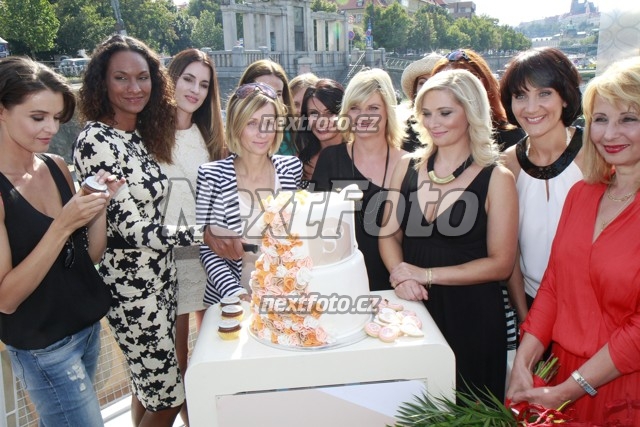 4917 Iva Kubelkova Lejla Abbasova Martina Hynkova Vrbova Stanislava Lekesova Lucie Vachova Krizkova Jana Bohusova Tereza Styblova Alena Velika Ester Janeckova