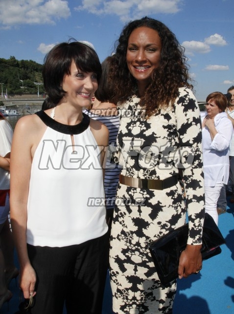 8500 Ester Janeckova Lejla Abbasova