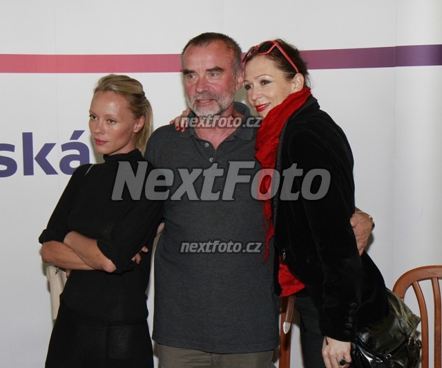 7175 Jaroslav Brabec Linda Rybova Zuzana Stivinova