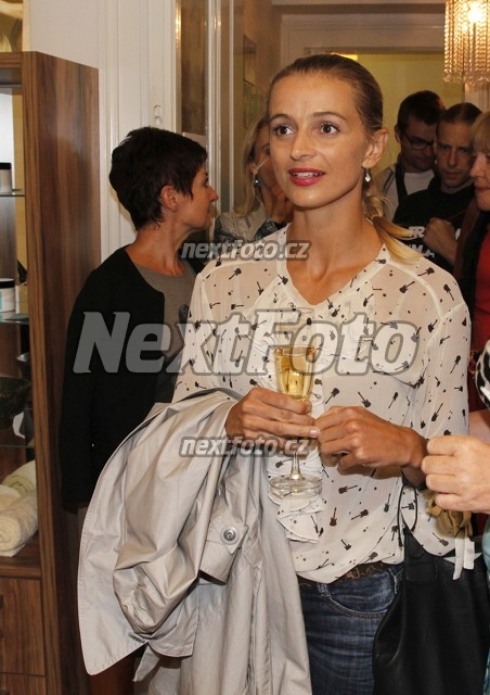 2850 Ivana Jiresova