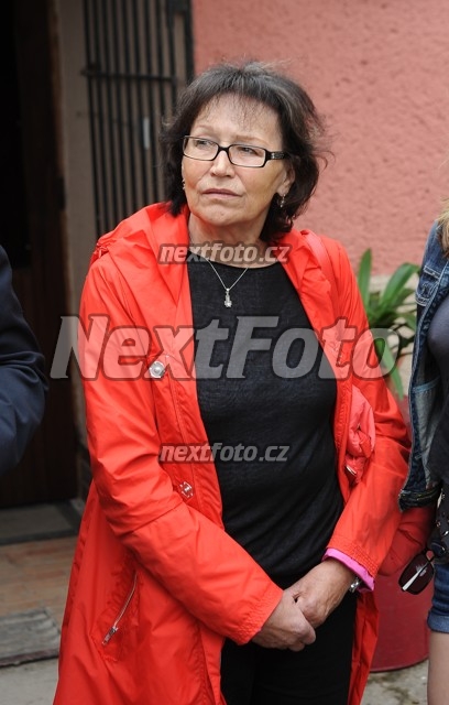 8204 Marta Kubisova