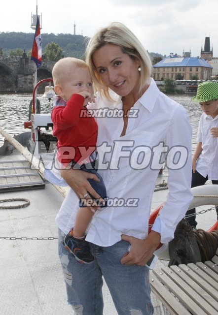 5205 Jovanka Skrceska Adam Vojtek