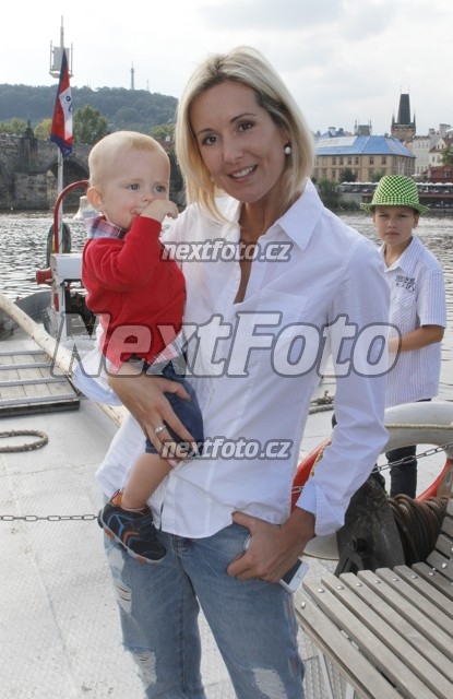 5209 Jovanka Skrceska Adam Vojtek