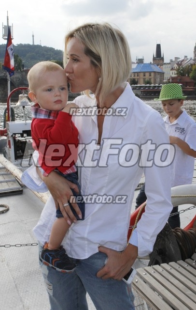 5215 Jovanka Skrceska Adam Vojtek