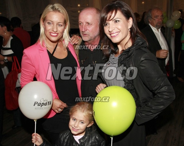 7019 Tereza Matlova Emily Ann Janeckova Jiri Balvin Andrea Kalivodova