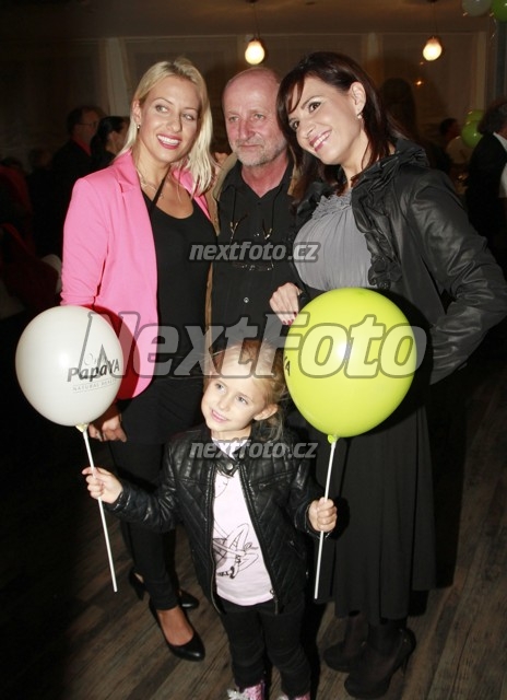7031 Tereza Matlova Emily Ann Janeckova Jiri Balvin Andrea Kalivodova