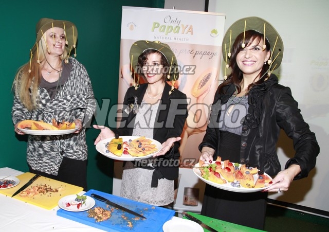 7063 Linda Finkova Kristyna Janackova Andrea Kalivodova