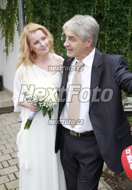 0483 Josef Rychtar Iveta Bartosova