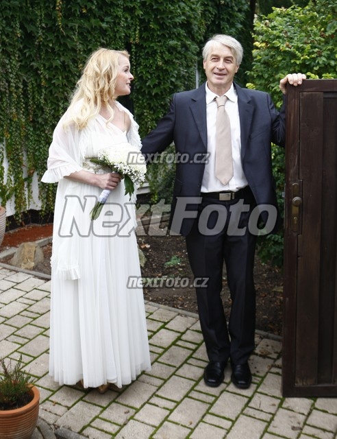 6146 Josef Rychtar Iveta Bartosova