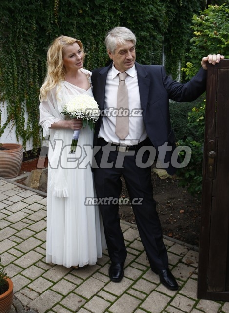 6158 Josef Rychtar Iveta Bartosova