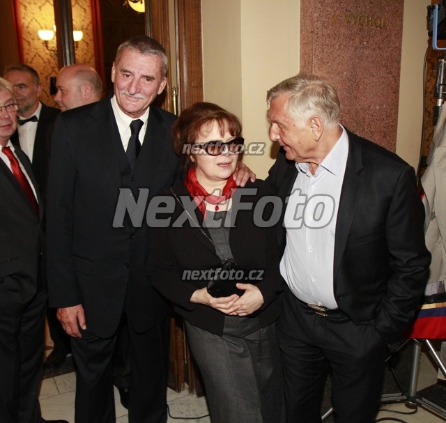 1337 Jiri Menzel Martin Huba Libuse Safrankova