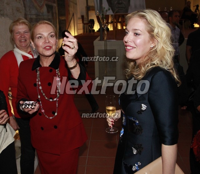 5858 Dagmar Havlova Nina Smit Veskrnova