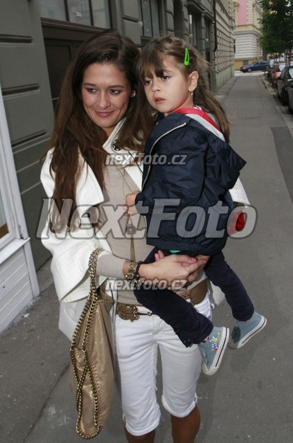 7276 Petra Faltynova Adriana Faltynova
