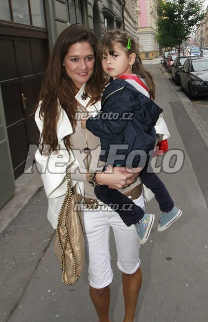 7280 Petra Faltynova Adriana Faltynova