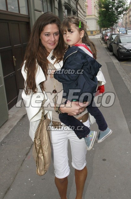 7281 Petra Faltynova Adriana Faltynova