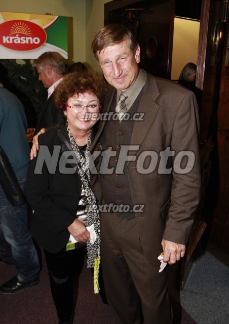 8002 Vaclav Vydra Jana Bouskova