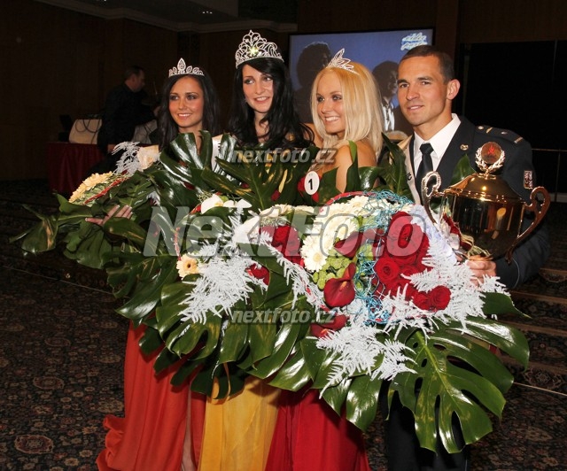 4459 Nela Smirova Stanislava Halusova Marketa Jarkova Tomas Petrecek