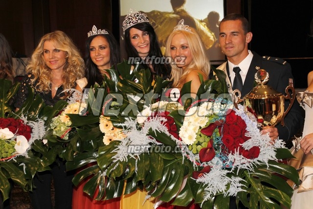 4475 Leona Machalkova Nela Smirova Stanislava Halusova Marketa Jarkova Tomas Petrecek