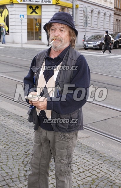 8228 Roman Skamene