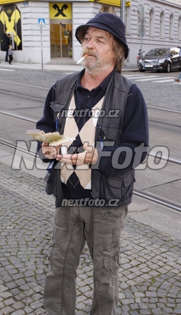8234 Roman Skamene