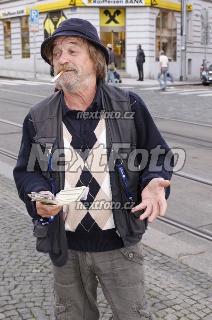 8236 Roman Skamene