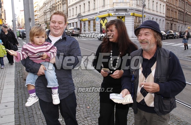 8263 Roman Skamene