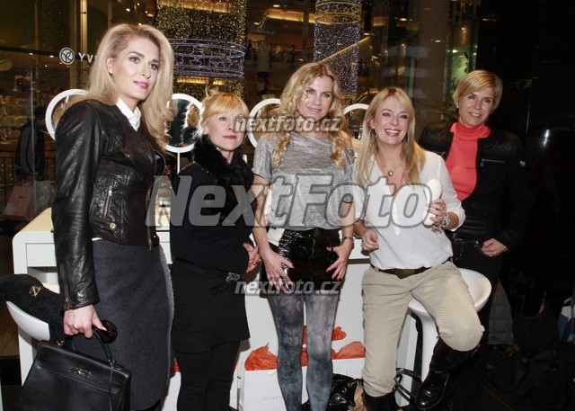 7192 Olga Menzelova Dana Batulkova Leona Machalkova Lucie Benesova Katerina Neumannova
