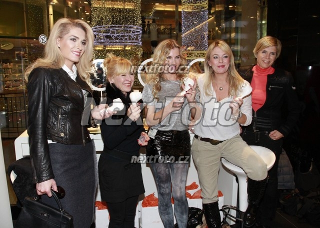7204 Olga Menzelova Dana Batulkova Leona Machalkova Lucie Benesova Katerina Neumannova