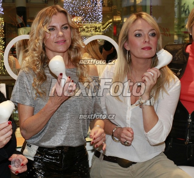 7218 Leona Machalkova Lucie Benesova