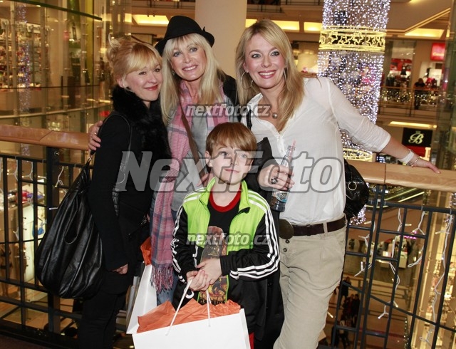7475 Lucie Benesova Stepan Matonoha Dana Batulkova