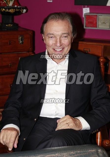 9975 Karel Gott