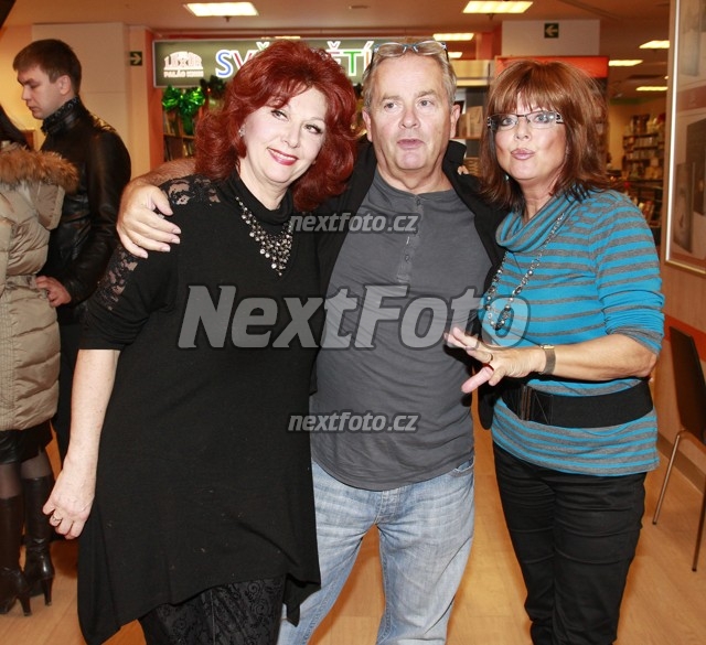 0734 Saskia Buresova Alexander Hemala Marie Tomsova