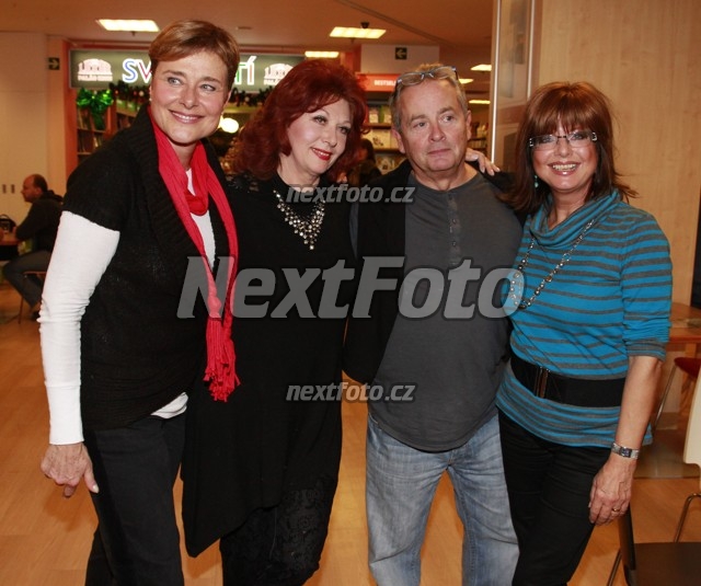 0757 Saskia Buresova Alexander Hemala Marie Tomsova Marie Retkova
