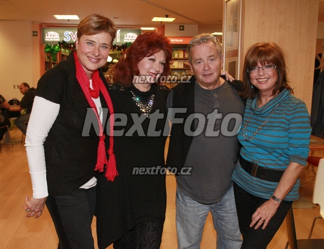 0759 Saskia Buresova Alexander Hemala Marie Tomsova Marie Retkova
