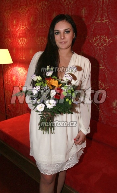 1380 Ewa Farna