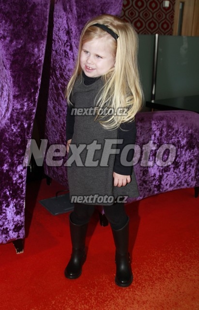 2956 Denisa Hadasova