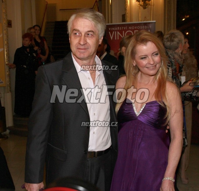 5112 Iveta Bartosova Josef Rychtar