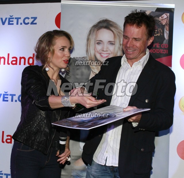 4386 Lucie Vondrackova Janek Ledecky