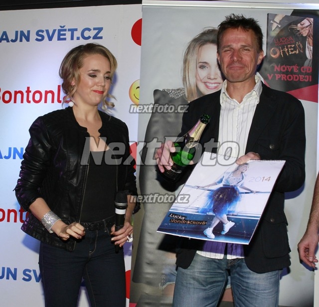 4398 Lucie Vondrackova Janek Ledecky