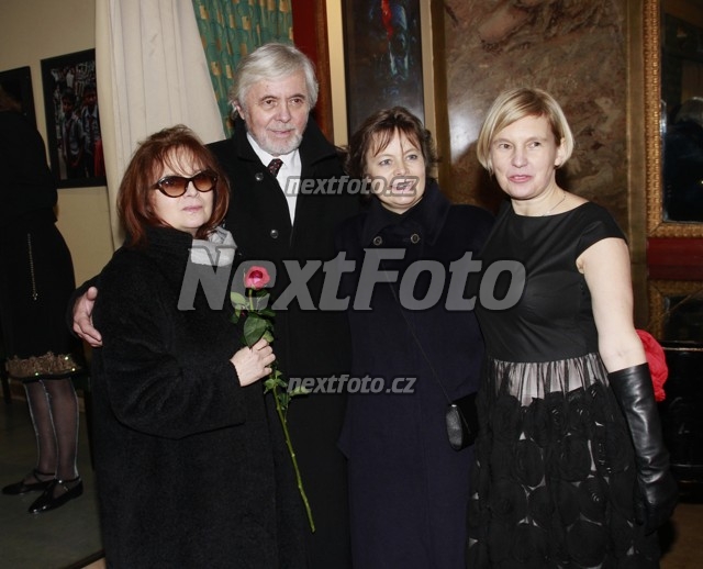 0994 Lenka Kny Josef Abrham Libuse Safrankova Miroslava Drozdova Safrankova