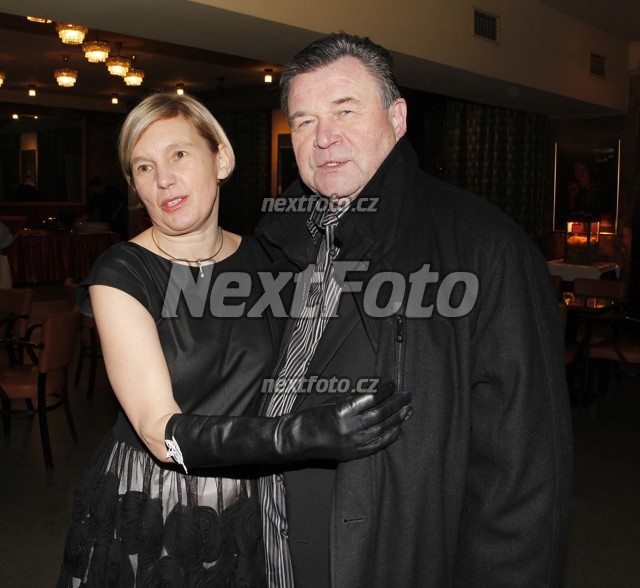 8794 Vaclav Postranecky Lenka Kny
