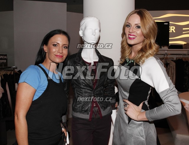 0451 Nikol Moravcova Gabina Partysova