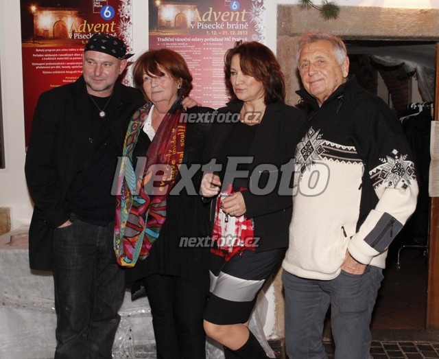 0260 Marie Kousalikova Jakub Ludvik Zlata Adamovska Jiri Menzel